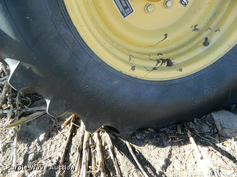 image for item DB1188 1998 New Holland TR98 combine