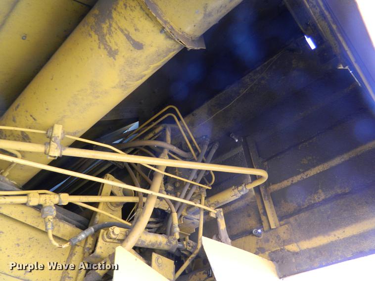 image for item DB1188 1998 New Holland TR98 combine