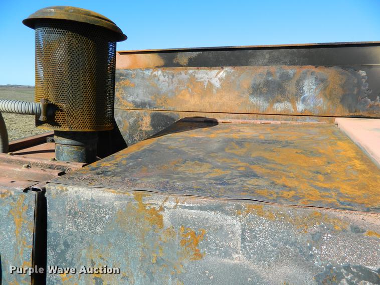 image for item DB1188 1998 New Holland TR98 combine