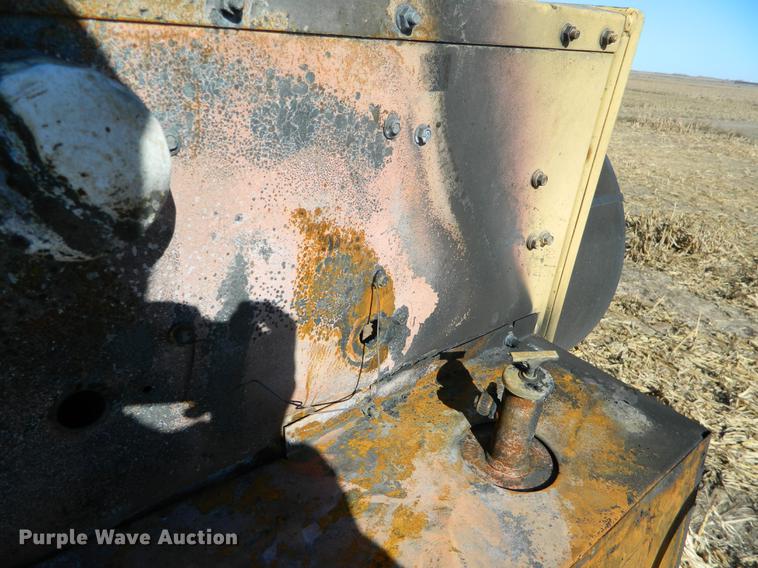 image for item DB1188 1998 New Holland TR98 combine