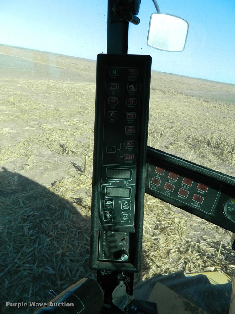 image for item DB1188 1998 New Holland TR98 combine