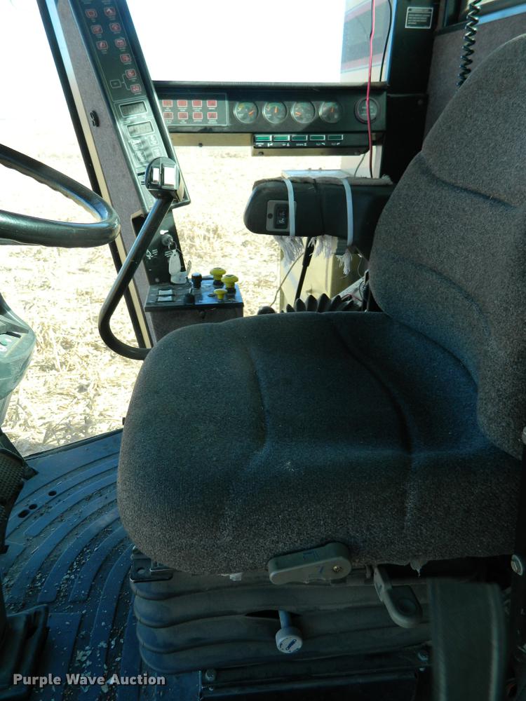 image for item DB1188 1998 New Holland TR98 combine