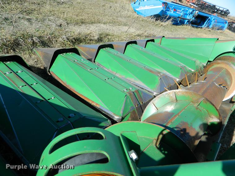 image for item DB1190 John Deere 653A all crop head