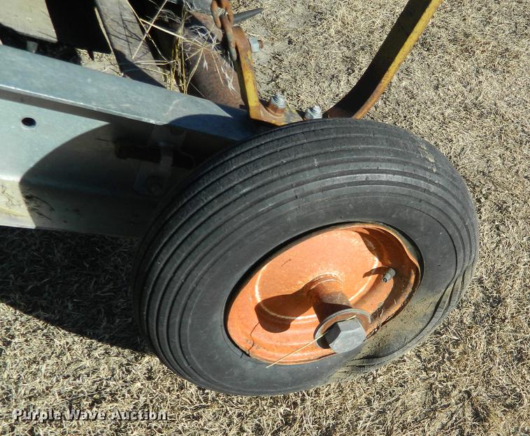 image for item DB1211 International 815 pickup head