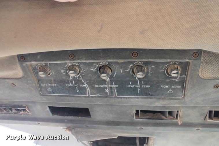 image for item DB5053 1975 John Deere 8630 4WD tractor