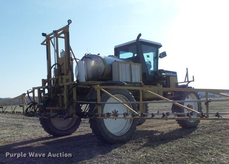 image for item DB6274 1994 Ag-Chem RoGator 664 self-propelled sprayer