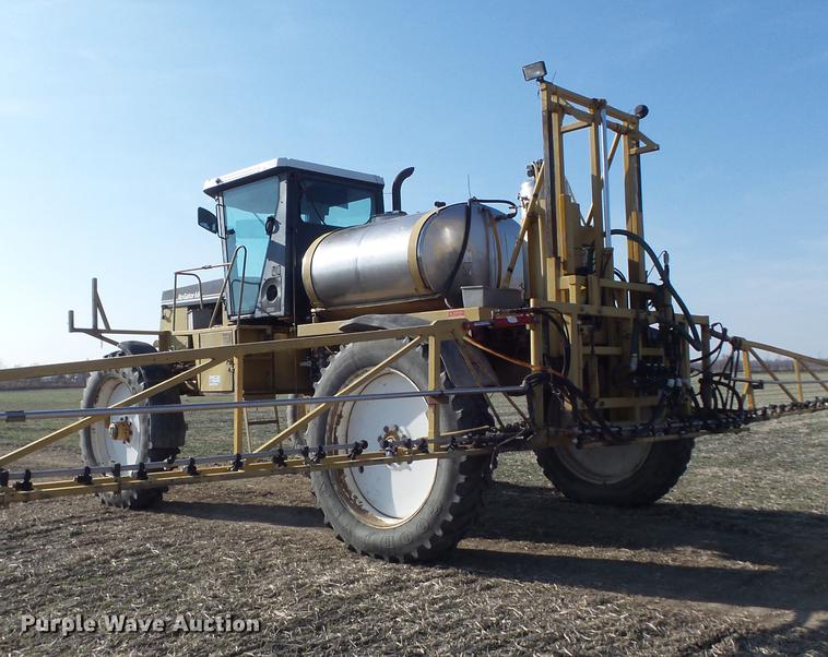 image for item DB6274 1994 Ag-Chem RoGator 664 self-propelled sprayer