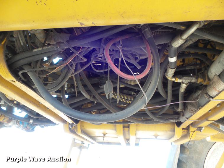 image for item DB6274 1994 Ag-Chem RoGator 664 self-propelled sprayer