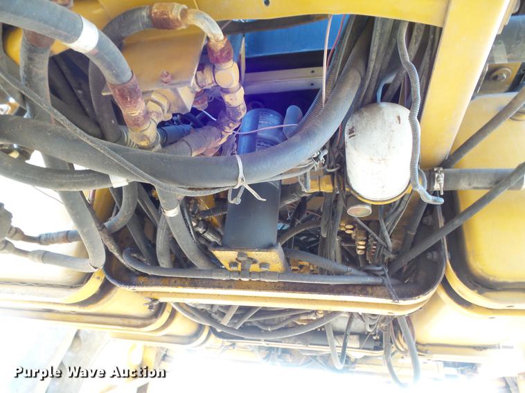 image for item DB6274 1994 Ag-Chem RoGator 664 self-propelled sprayer