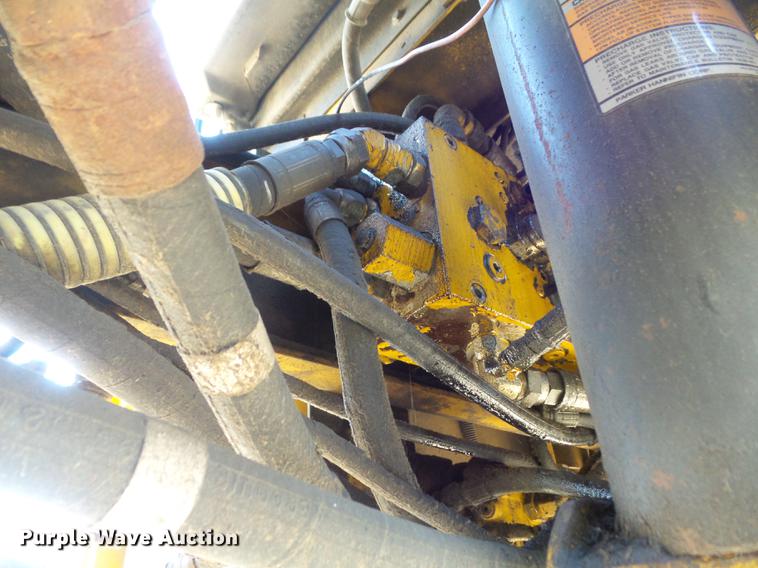 image for item DB6274 1994 Ag-Chem RoGator 664 self-propelled sprayer