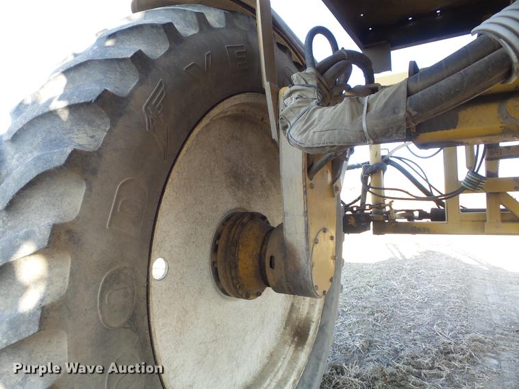 image for item DB6274 1994 Ag-Chem RoGator 664 self-propelled sprayer