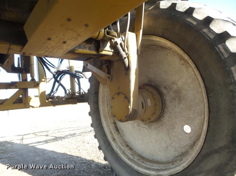 image for item DB6274 1994 Ag-Chem RoGator 664 self-propelled sprayer