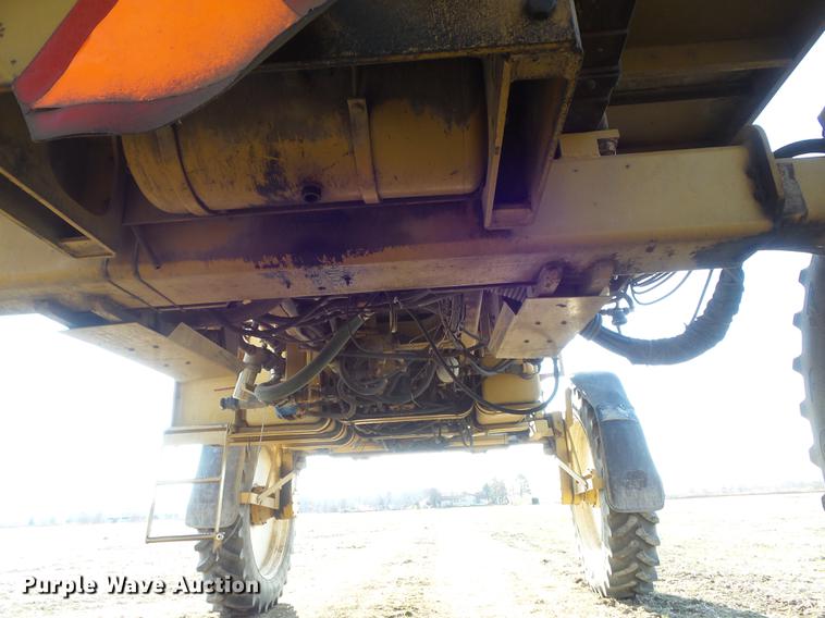 image for item DB6274 1994 Ag-Chem RoGator 664 self-propelled sprayer