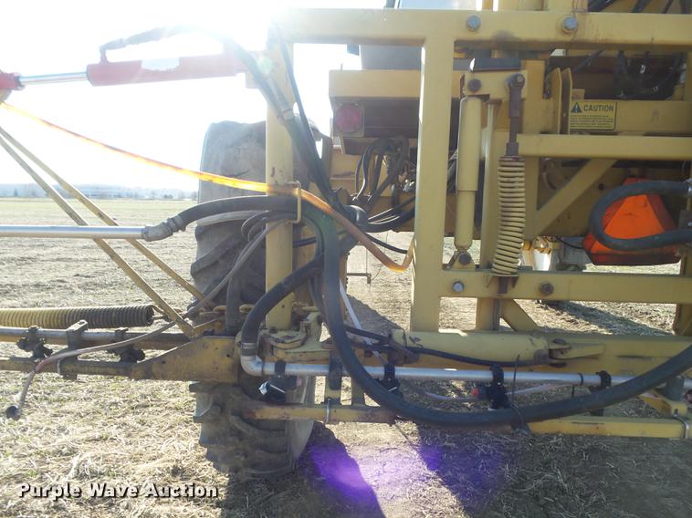 image for item DB6274 1994 Ag-Chem RoGator 664 self-propelled sprayer