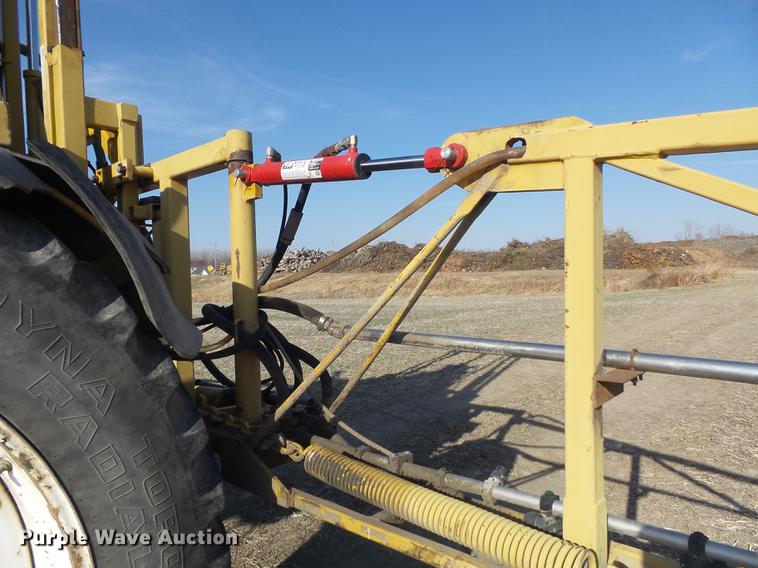 image for item DB6274 1994 Ag-Chem RoGator 664 self-propelled sprayer