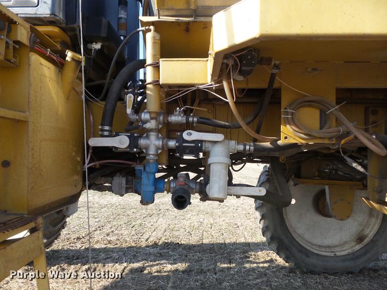 image for item DB6274 1994 Ag-Chem RoGator 664 self-propelled sprayer