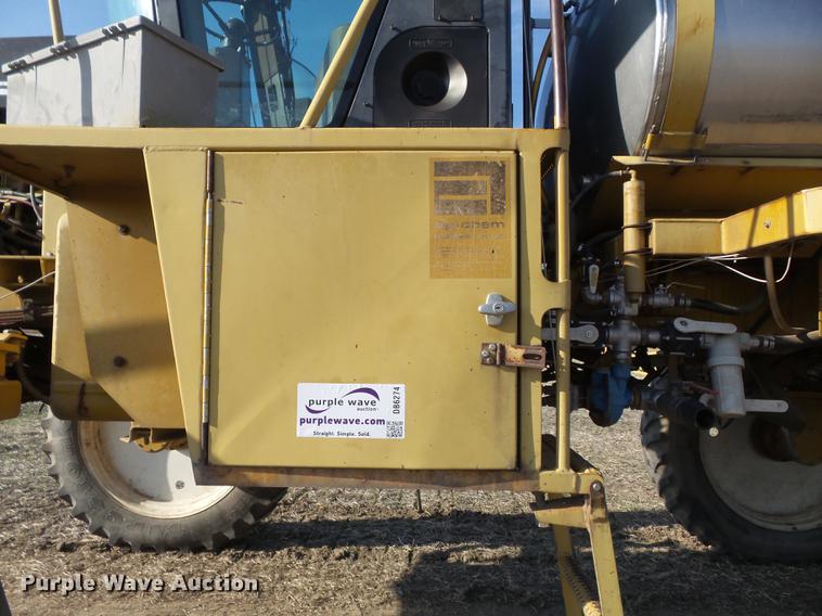 image for item DB6274 1994 Ag-Chem RoGator 664 self-propelled sprayer
