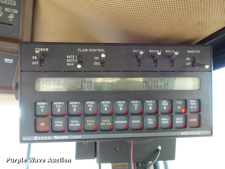 image for item DB6274 1994 Ag-Chem RoGator 664 self-propelled sprayer