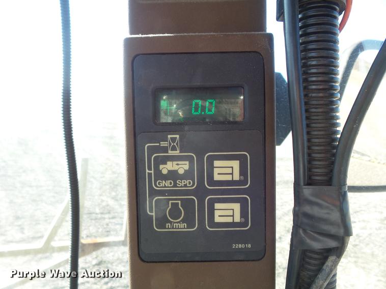 image for item DB6274 1994 Ag-Chem RoGator 664 self-propelled sprayer