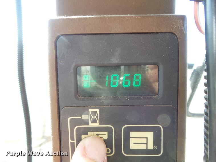 image for item DB6274 1994 Ag-Chem RoGator 664 self-propelled sprayer