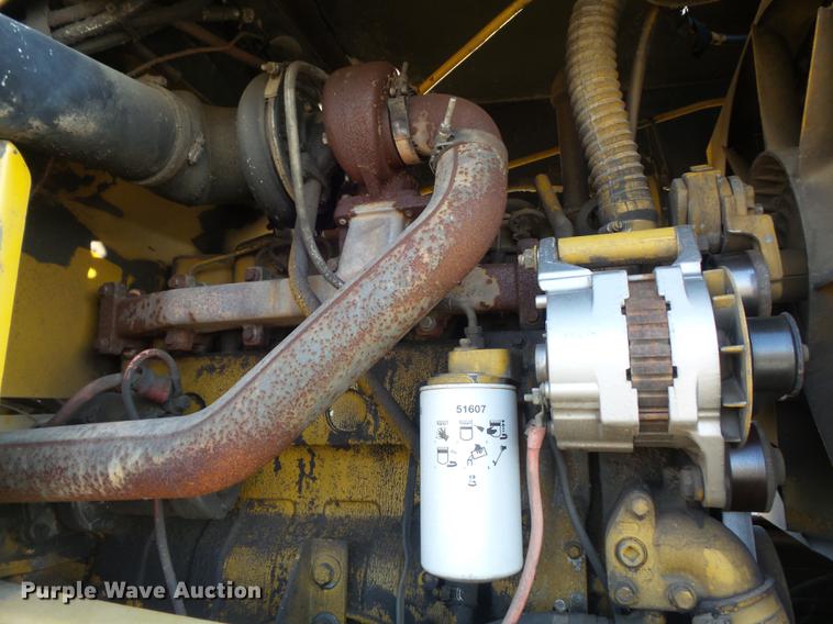 image for item DB6274 1994 Ag-Chem RoGator 664 self-propelled sprayer