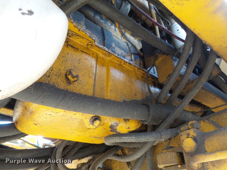 image for item DB6274 1994 Ag-Chem RoGator 664 self-propelled sprayer