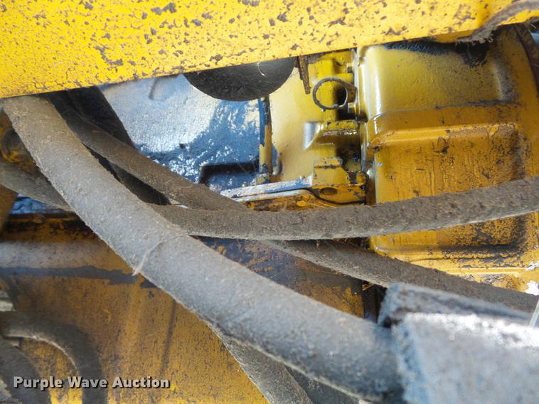 image for item DB6274 1994 Ag-Chem RoGator 664 self-propelled sprayer