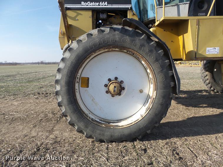 image for item DB6274 1994 Ag-Chem RoGator 664 self-propelled sprayer