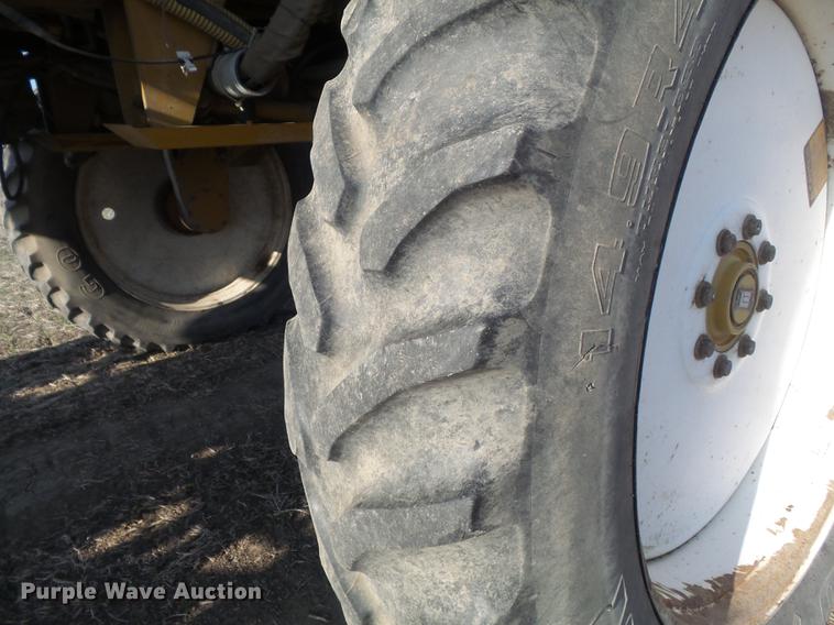 image for item DB6274 1994 Ag-Chem RoGator 664 self-propelled sprayer