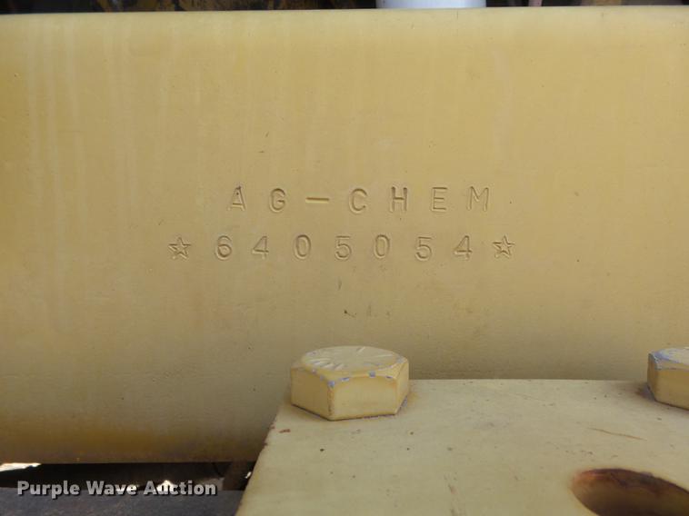 image for item DB6274 1994 Ag-Chem RoGator 664 self-propelled sprayer