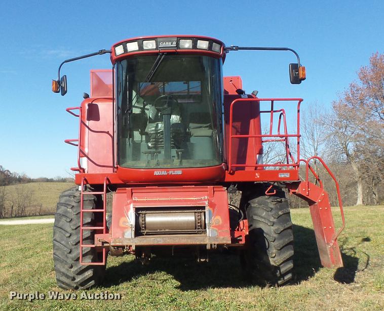 image for item DB6299 1997 Case IH 2144 combine
