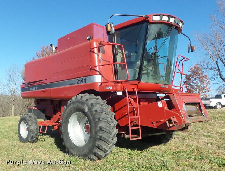 image for item DB6299 1997 Case IH 2144 combine
