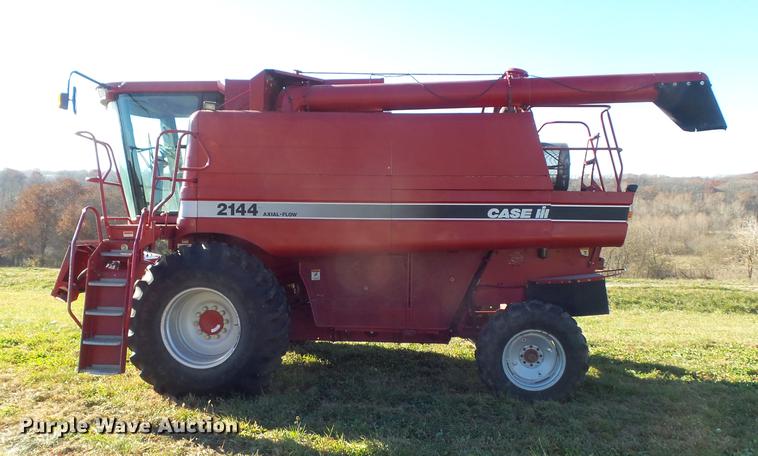 image for item DB6299 1997 Case IH 2144 combine