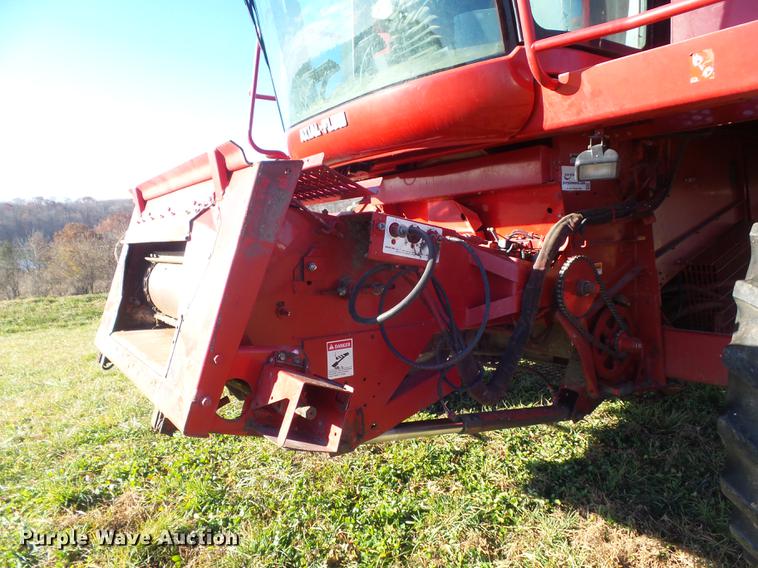 image for item DB6299 1997 Case IH 2144 combine