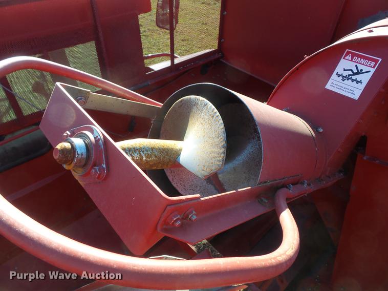 image for item DB6299 1997 Case IH 2144 combine