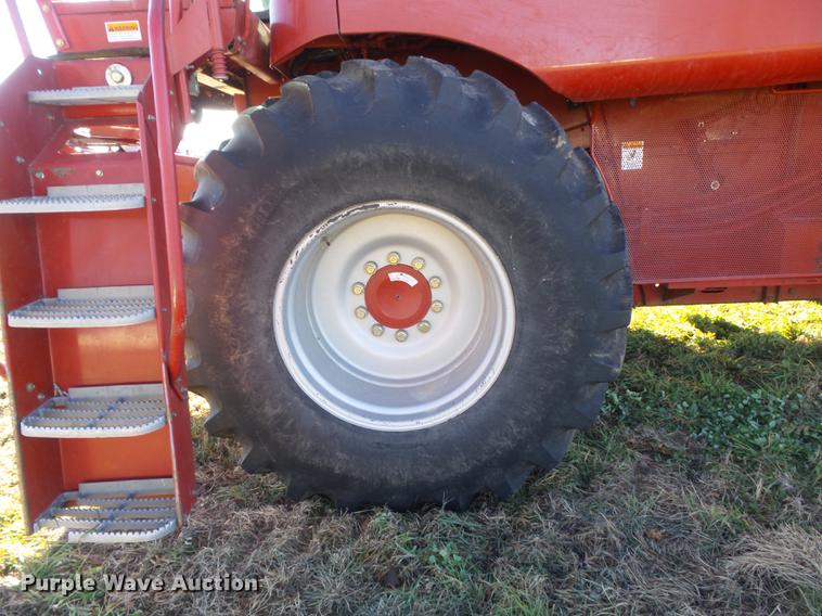 image for item DB6299 1997 Case IH 2144 combine