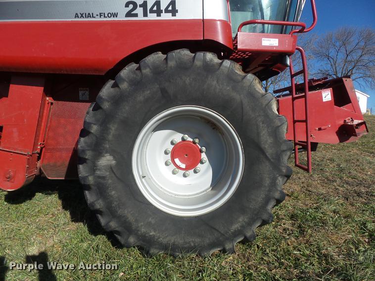 image for item DB6299 1997 Case IH 2144 combine