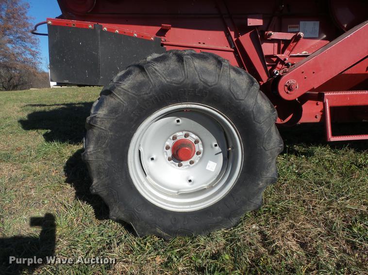 image for item DB6299 1997 Case IH 2144 combine
