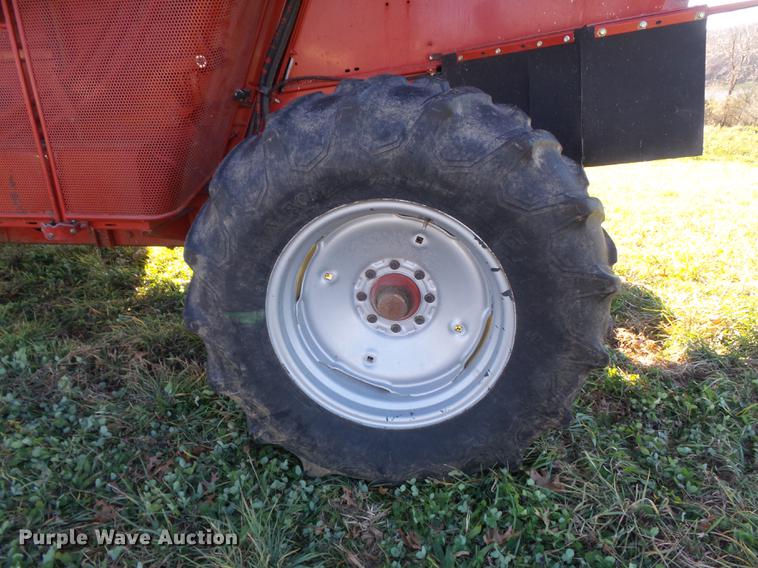image for item DB6299 1997 Case IH 2144 combine
