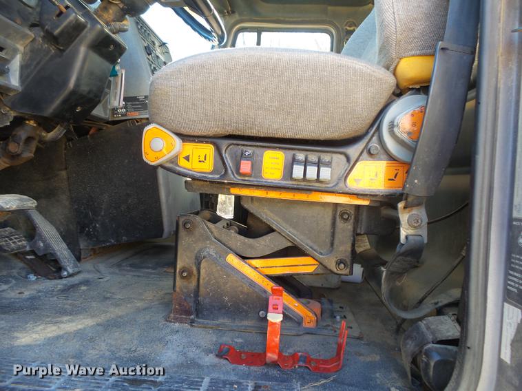 image for item DB7339 1999 Mack CH613 semi truck