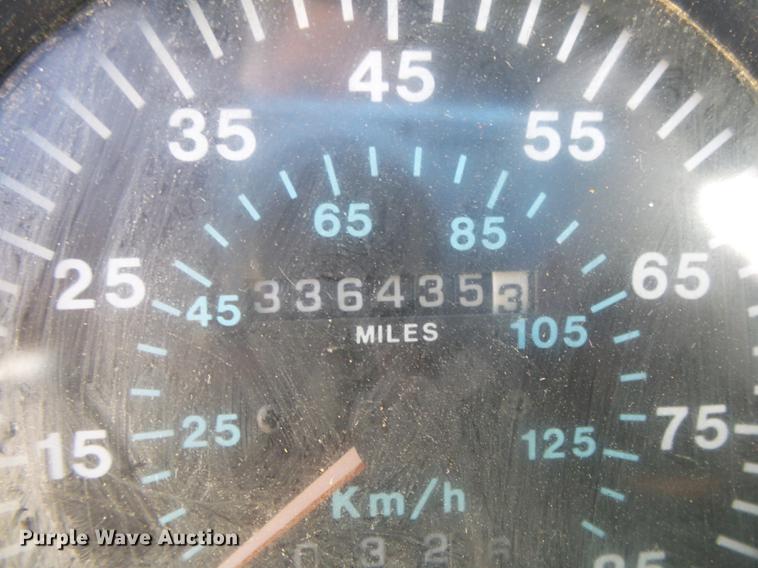 image for item DB7339 1999 Mack CH613 semi truck