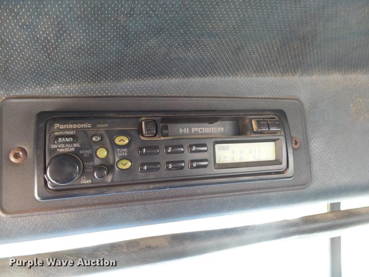 image for item DB7339 1999 Mack CH613 semi truck