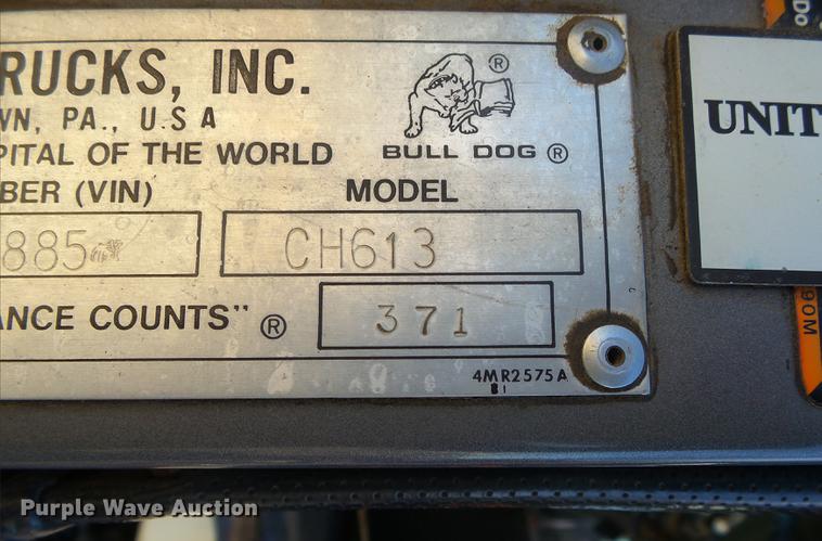 image for item DB7339 1999 Mack CH613 semi truck