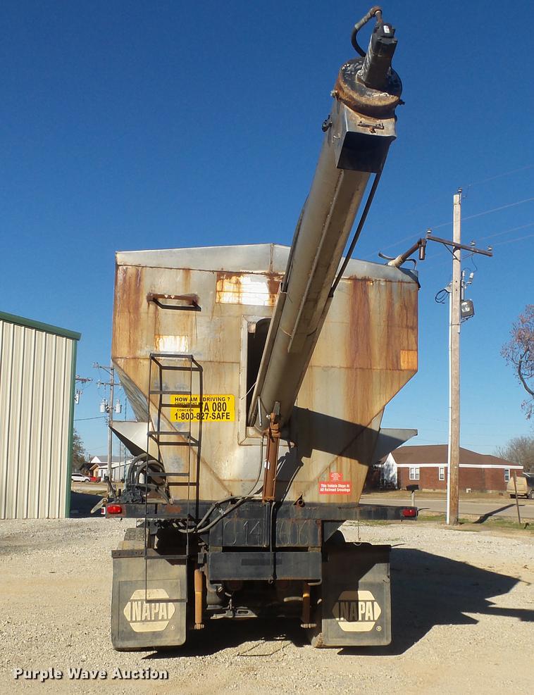 image for item DB7340 1994 International 9400 fertilizer tender truck