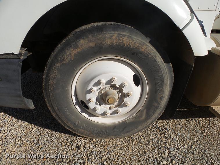 image for item DB7340 1994 International 9400 fertilizer tender truck