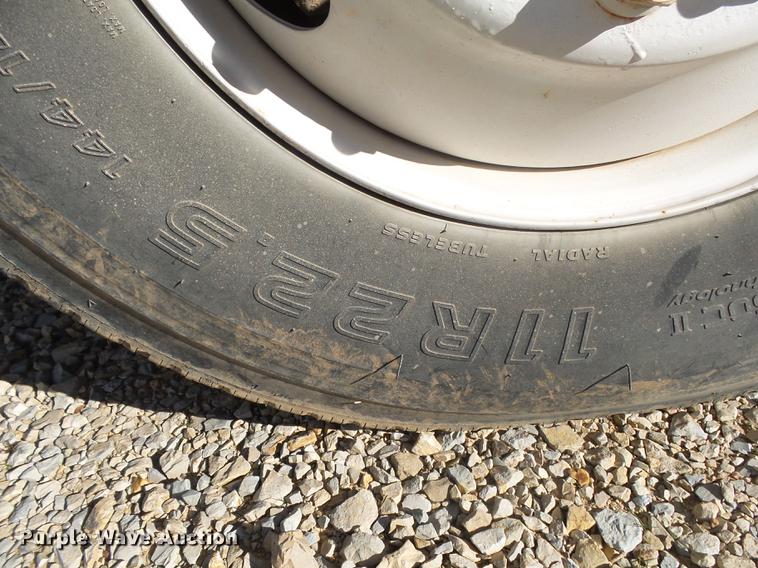 image for item DB7340 1994 International 9400 fertilizer tender truck