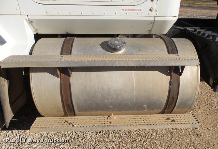 image for item DB7340 1994 International 9400 fertilizer tender truck