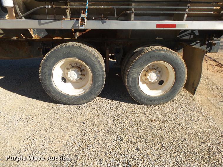 image for item DB7340 1994 International 9400 fertilizer tender truck