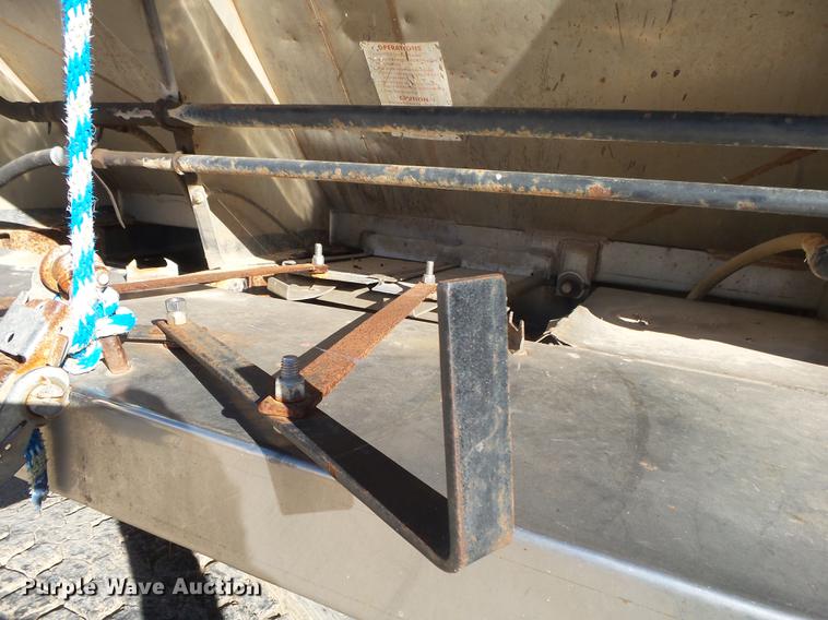 image for item DB7340 1994 International 9400 fertilizer tender truck