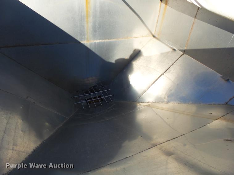 image for item DB7340 1994 International 9400 fertilizer tender truck